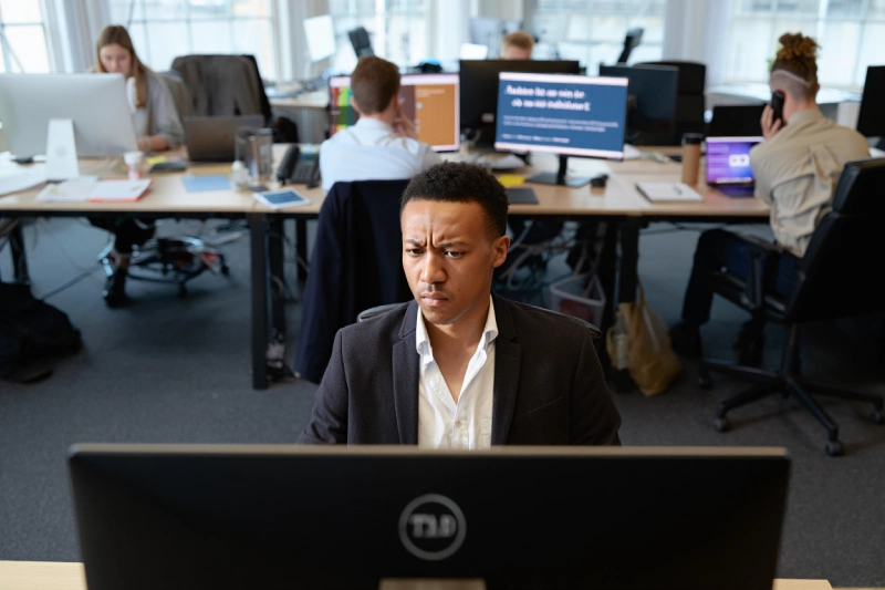 definition au sein de entreprise differences dans